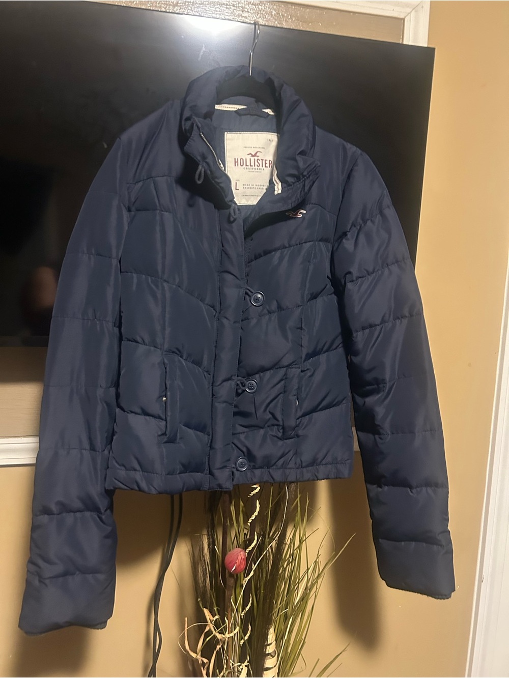 Hollister Women's Dark Navy Quilted Puffer Jacket